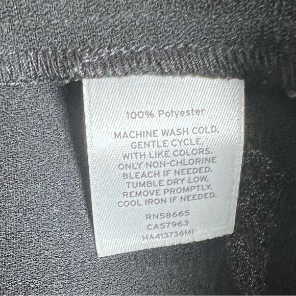 Halogen black vneck peplum top size small - Picture 4 of 4